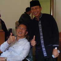 Libur Berkampanye, Dada-Ayi Safari ke Media 